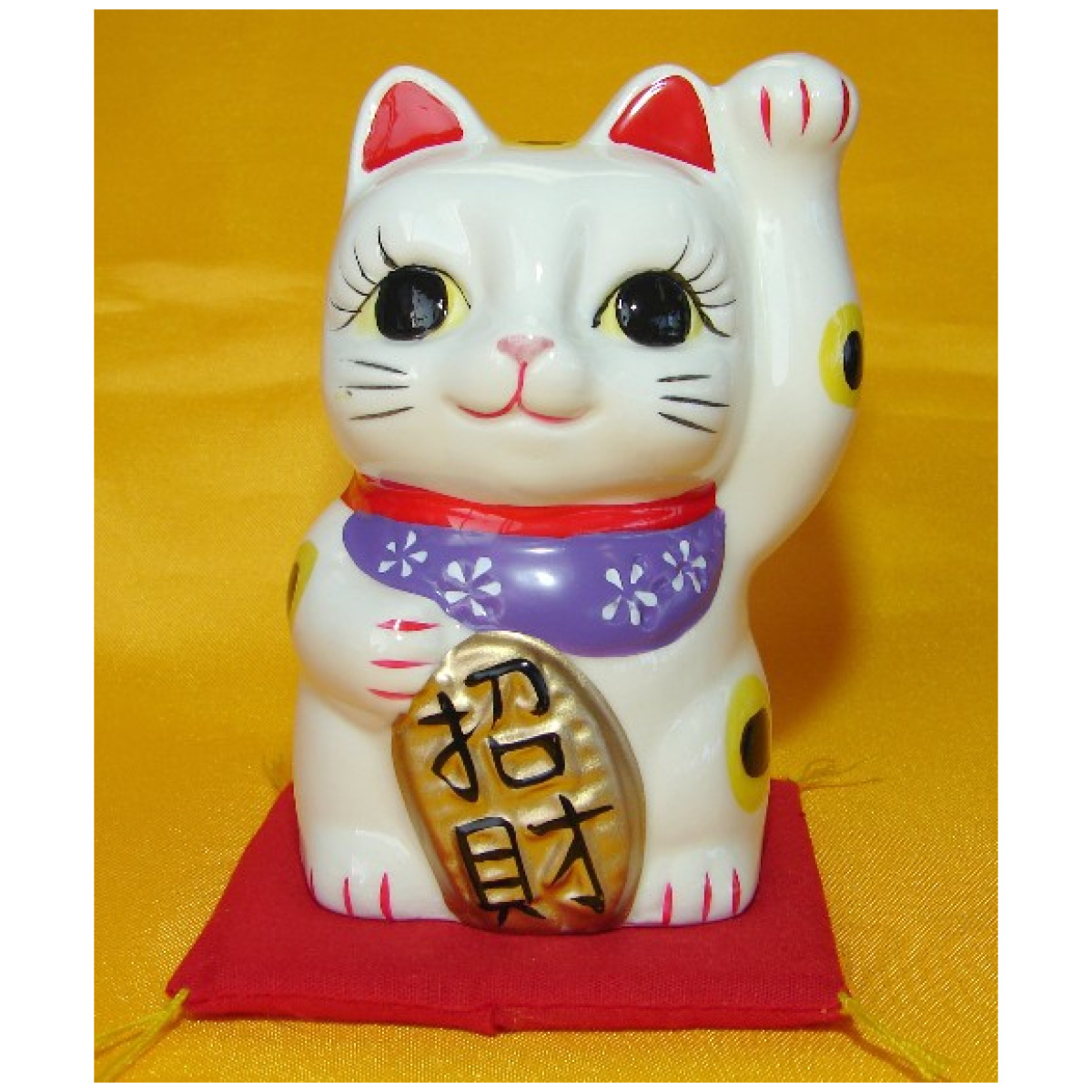 Lucky Cat with Left Hand Up