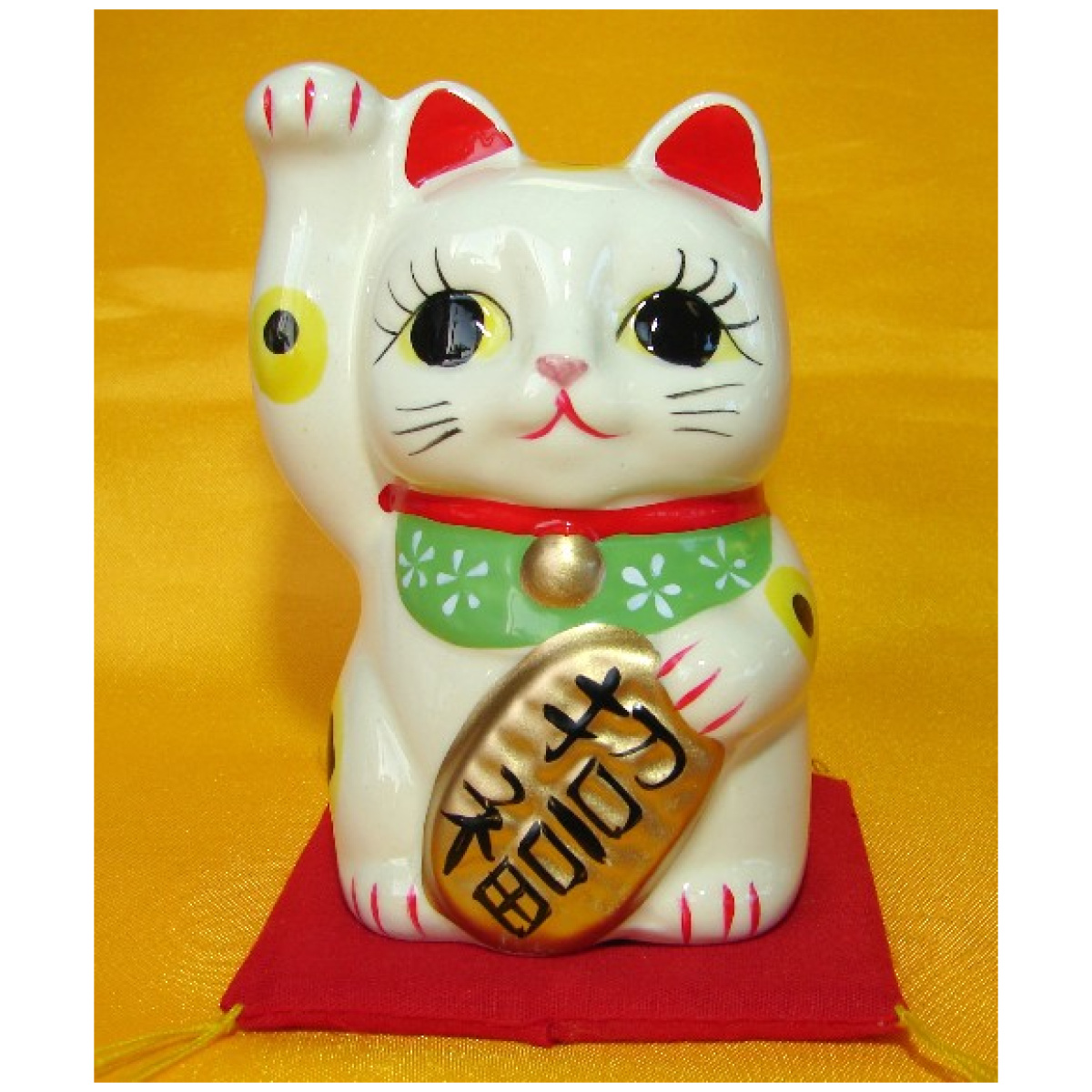 Lucky Cat with Right Hand Up